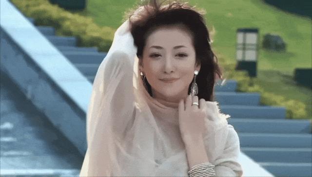 内娱第一普女，成功把Gucci穿成了地摊货