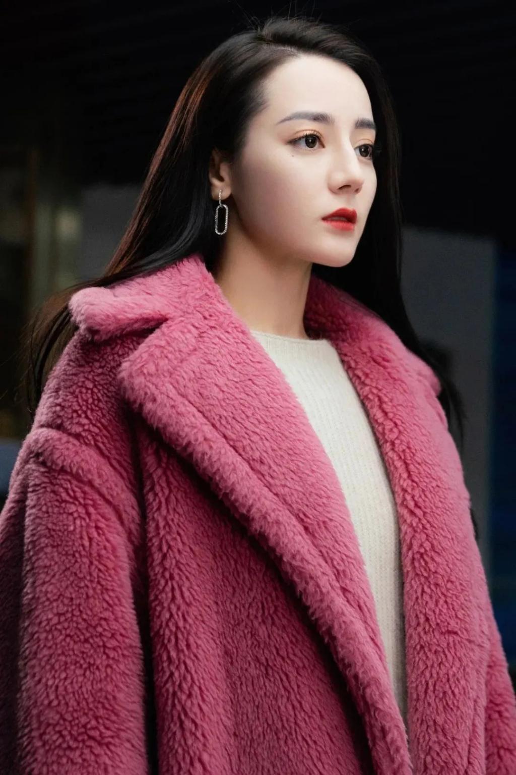 内娱第一普女，成功把Gucci穿成了地摊货