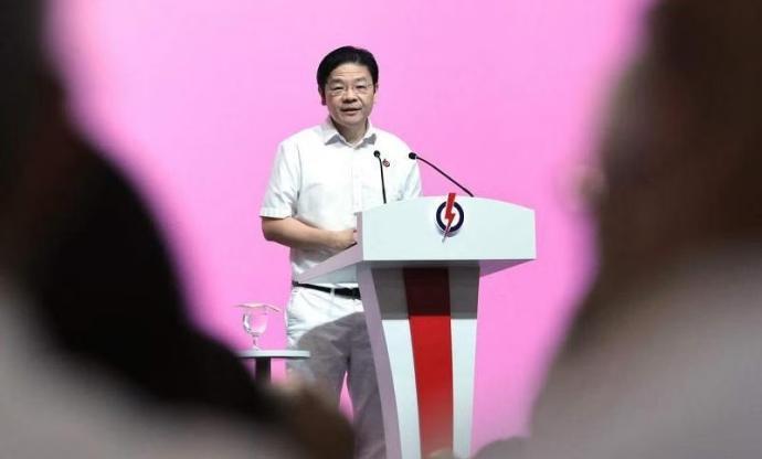 他，将接棒李显龙