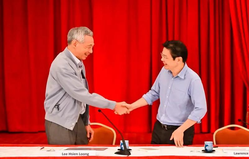 他，将接棒李显龙