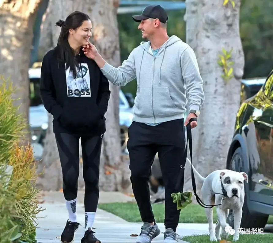 外网热议！维密最狂野性感超模“毁容”？最新照片面部爆肿大变样