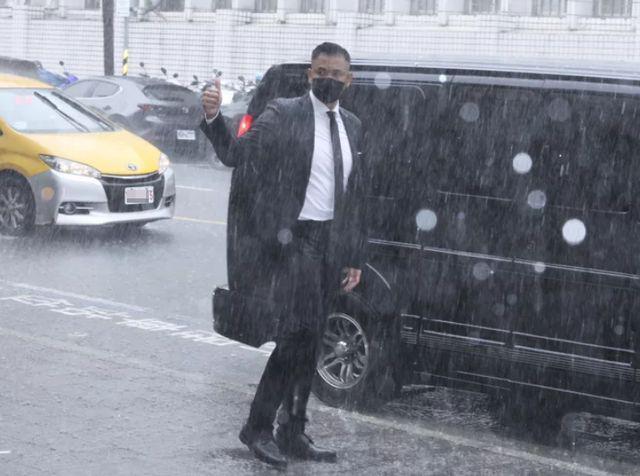 女星大牙曝近况，控诉陈建州骚扰导致事业全毁