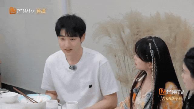 明星的恩爱就是预制菜