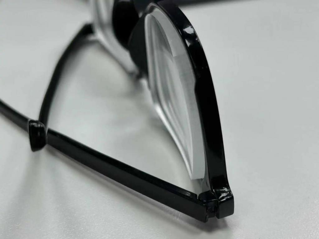 “花3块8在抖音配近视镜”，打工人就能扯下这个暴利行业的底裤吗？