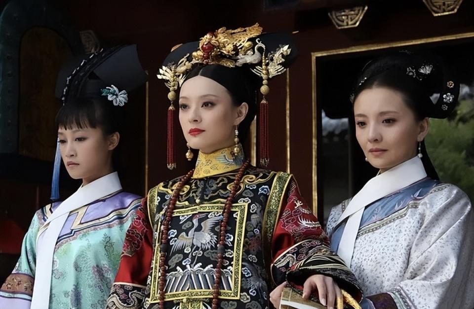 《甄嬛传》剧组12周年重聚：蓝盈莹状态好，张雅萌气质佳