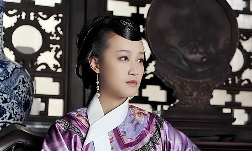 《甄嬛传》剧组12周年重聚：蓝盈莹状态好，张雅萌气质佳