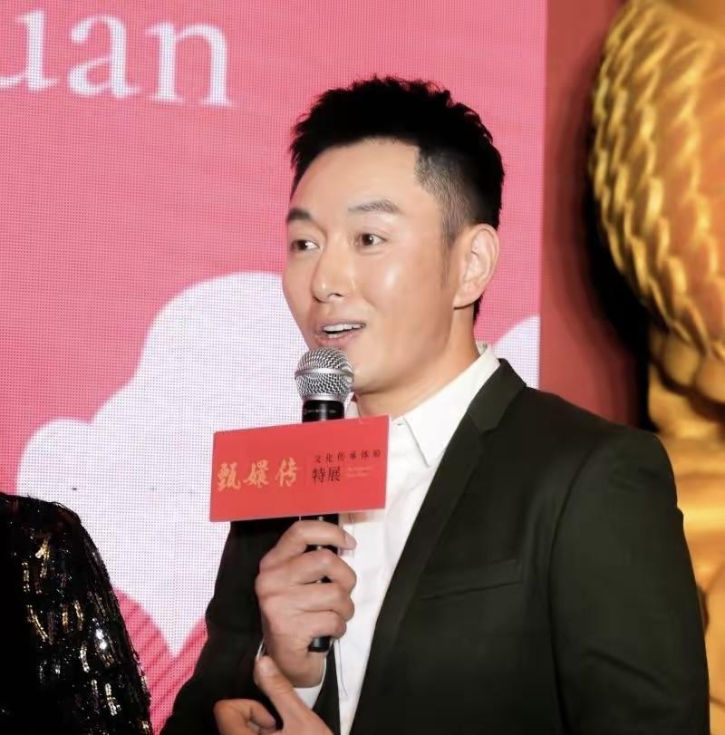 《甄嬛传》剧组12周年重聚：蓝盈莹状态好，张雅萌气质佳