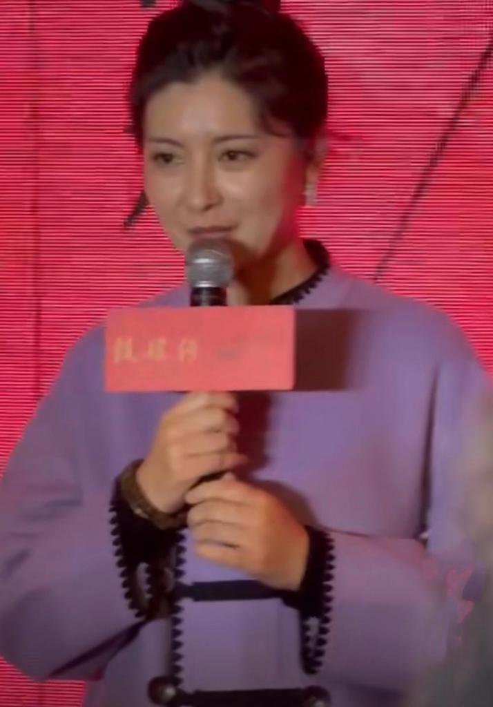 《甄嬛传》剧组12周年重聚：蓝盈莹状态好，张雅萌气质佳