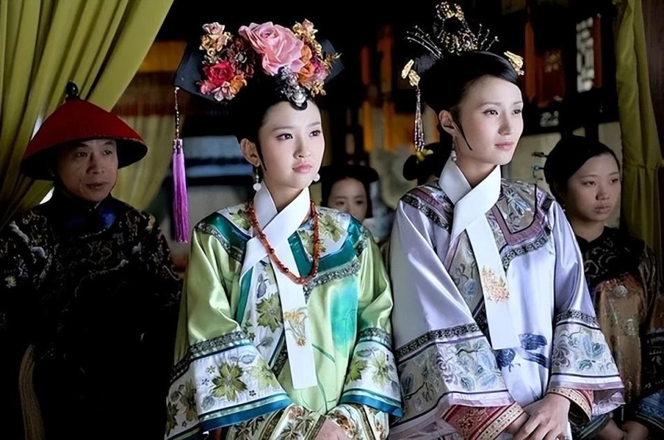 《甄嬛传》剧组12周年重聚：蓝盈莹状态好，张雅萌气质佳