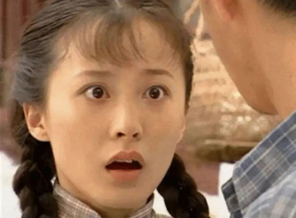 “可云”徐露近照曝光，皮肤紧致气质优雅，19岁女儿欲出道当导演