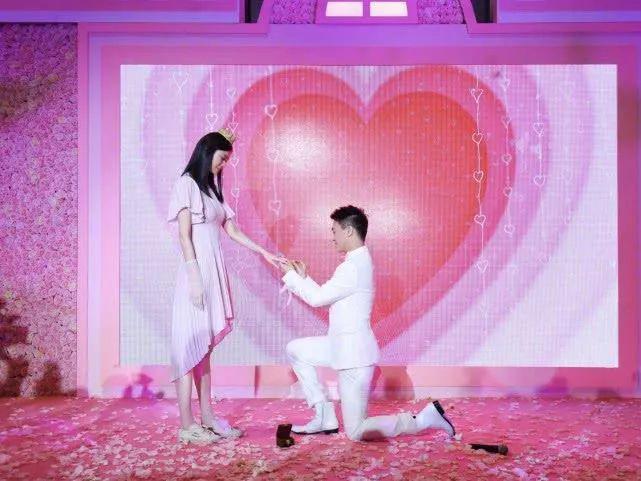 两口子终于逆风翻盘了？