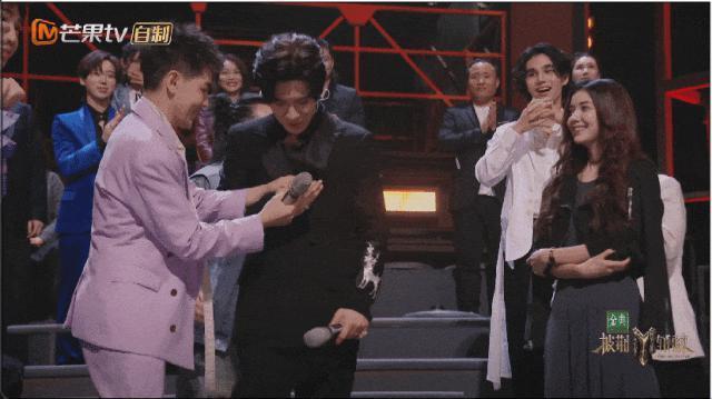 唐禹哲：前脚被起哄求婚，后脚自爆未婚生子11年