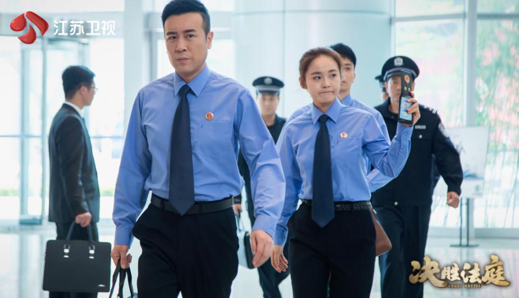 盘点2023年荧屏制服大叔，熟年男演员打开魅力新思路
