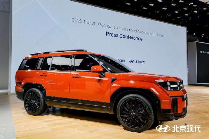 现代汽车第11代索纳塔、第5代胜达国内首发亮相，全新设计风格