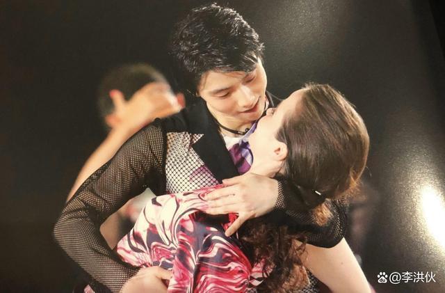 羽生结弦宣布离婚，女方大他8岁，被传已经生下孩子