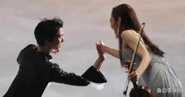 羽生结弦宣布离婚，女方大他8岁，被传已经生下孩子