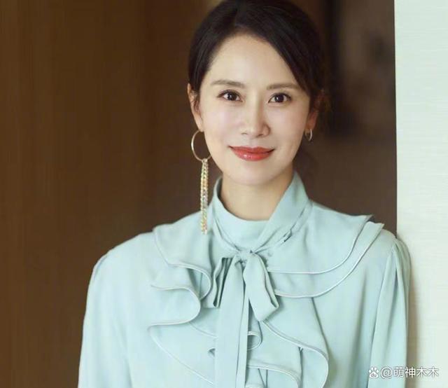 攒局冲奖、授权模糊，张桂梅校长的故事沦为资本镀金工具