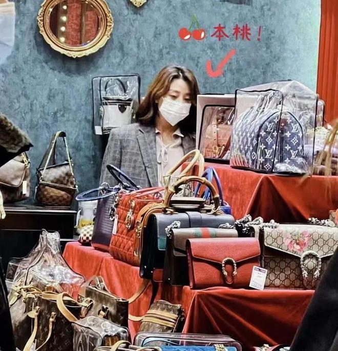 超市偶遇殷桃拍戏，气质惊艳但略显沧桑