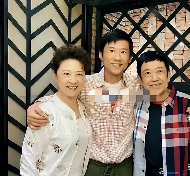 超市偶遇殷桃拍戏，气质惊艳但略显沧桑