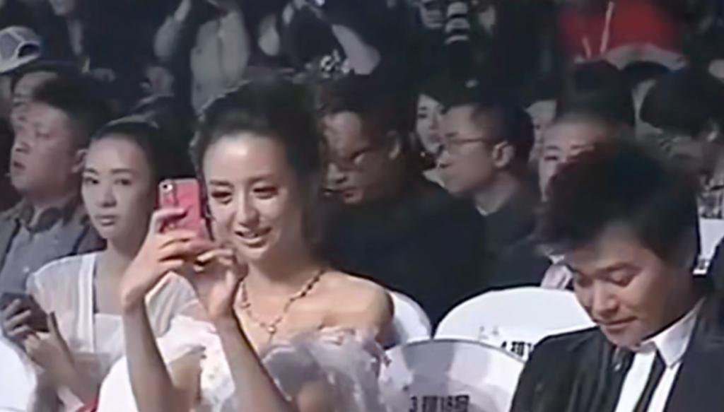 贾乃亮，你不老实。