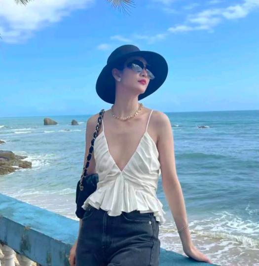 哈？她悄咪咪怀孕了？