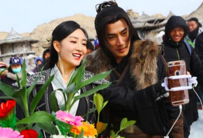 哈？她悄咪咪怀孕了？