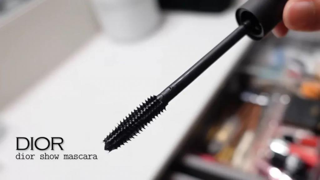 分手后的首则近况分享！她说正在寻找自我中…