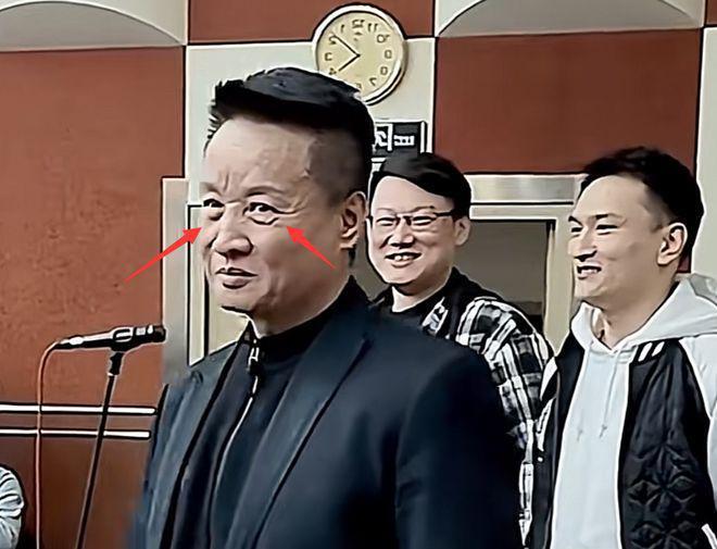 66岁阎维文近照曝光变化巨大，为照顾患癌妻子苍老太多