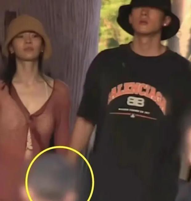 乌尔善取关《封神》所有成员，头像引争议！