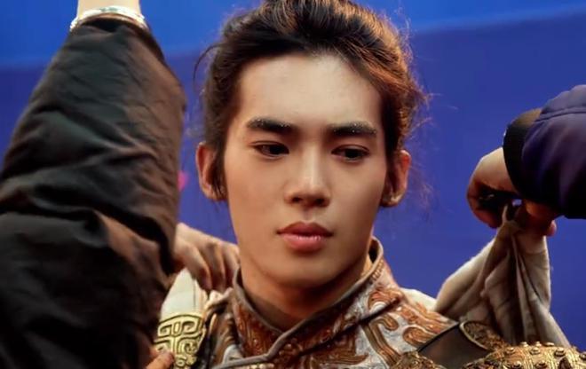 乌尔善取关《封神》所有成员，头像引争议！