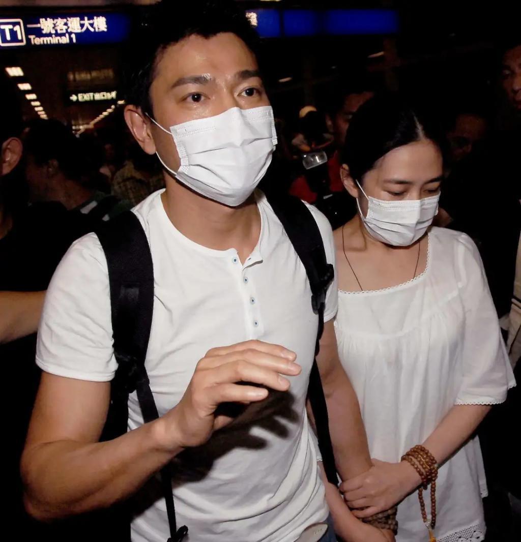 刘德华女儿近况曝光：花5亿养大的天王女儿，长成啥样？