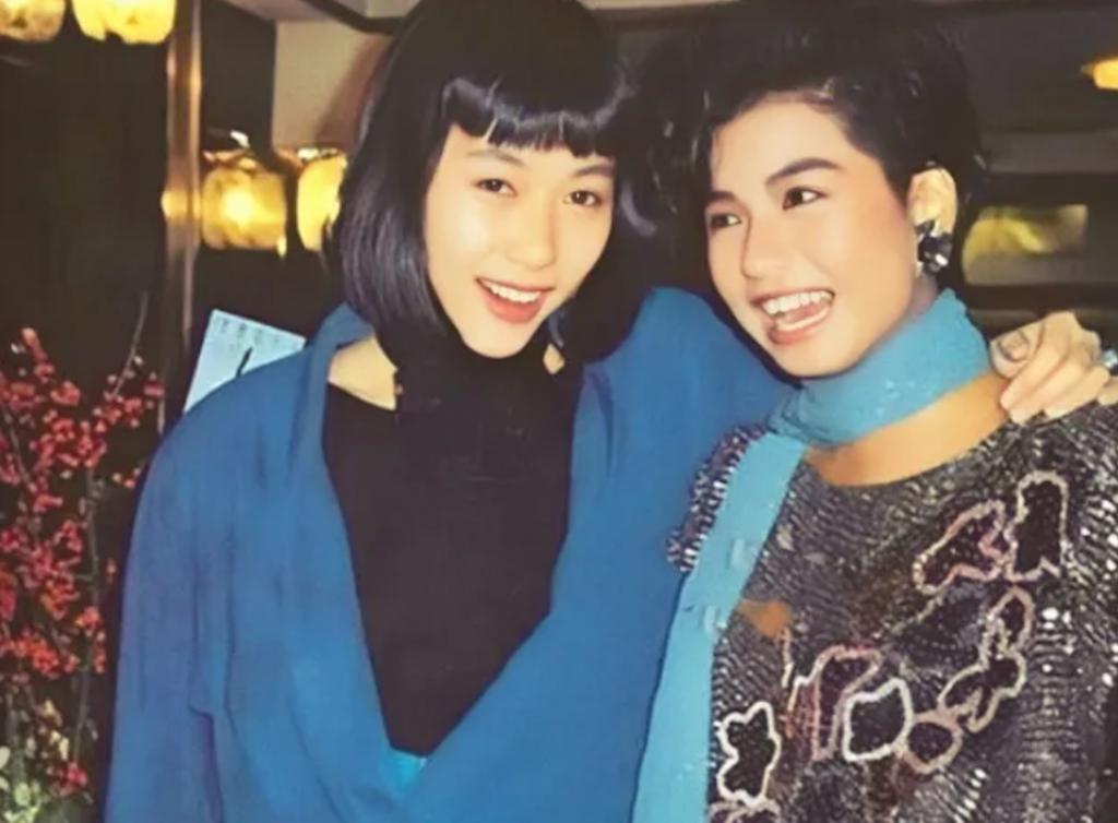 老成这样还被全网夸美，叶童的第二春来得有点晚