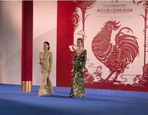 老成这样还被全网夸美，叶童的第二春来得有点晚