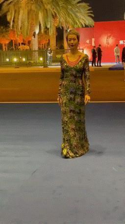 老成这样还被全网夸美，叶童的第二春来得有点晚