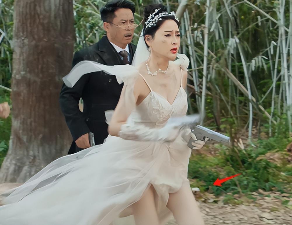甘婷婷新片露肉镜头太多被投诉，尺度大儿童不宜，网友怒骂很荒唐