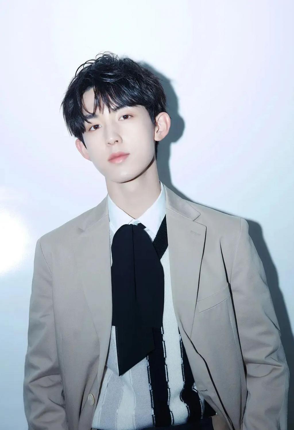 有他在，爆款预定？