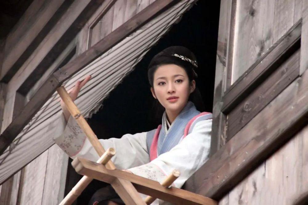 从“最美潘金莲”沦为“臃肿大妈”，37岁甘婷婷到底经历了什么？