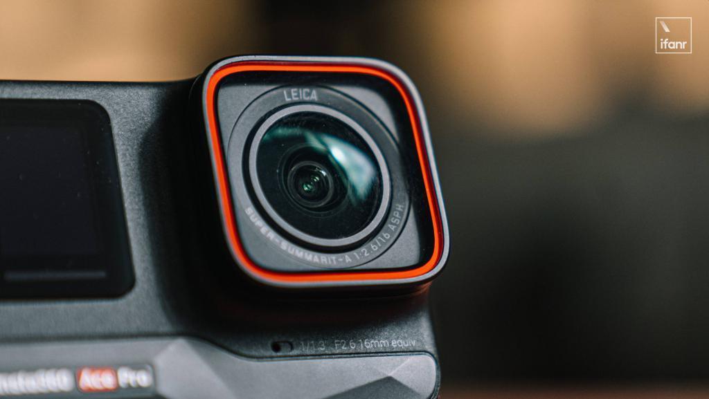 影石 Insta360 Ace Pro 发布：自带翻转屏的运动相机，超友好的入门选择