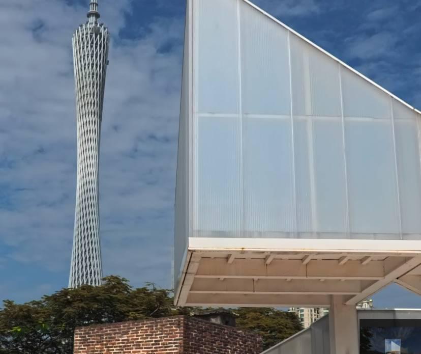 影石 Insta360 Ace Pro 发布：自带翻转屏的运动相机，超友好的入门选择