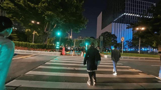 影石 Insta360 Ace Pro 发布：自带翻转屏的运动相机，超友好的入门选择