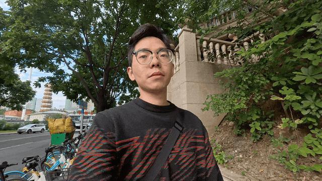 影石 Insta360 Ace Pro 发布：自带翻转屏的运动相机，超友好的入门选择