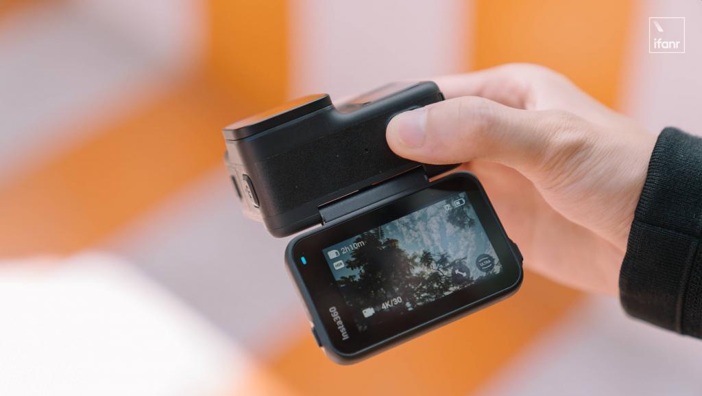 影石 Insta360 Ace Pro 发布：自带翻转屏的运动相机，超友好的入门选择