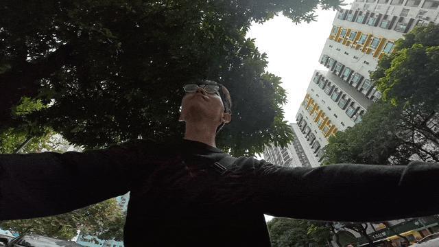 影石 Insta360 Ace Pro 发布：自带翻转屏的运动相机，超友好的入门选择