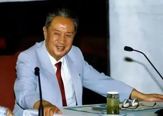 海归名媛诈骗记：脑控京城四少，假扮红X代，卷走4000个W