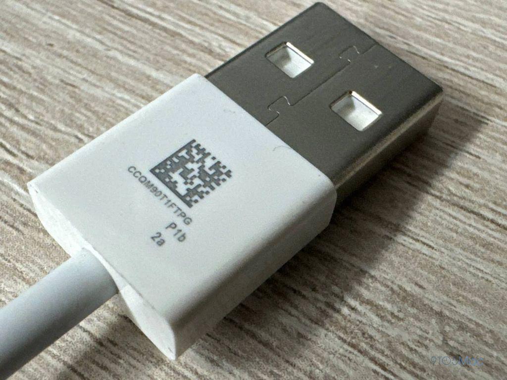 追溯到 2013 年，苹果初代 Apple Watch 原型再曝光