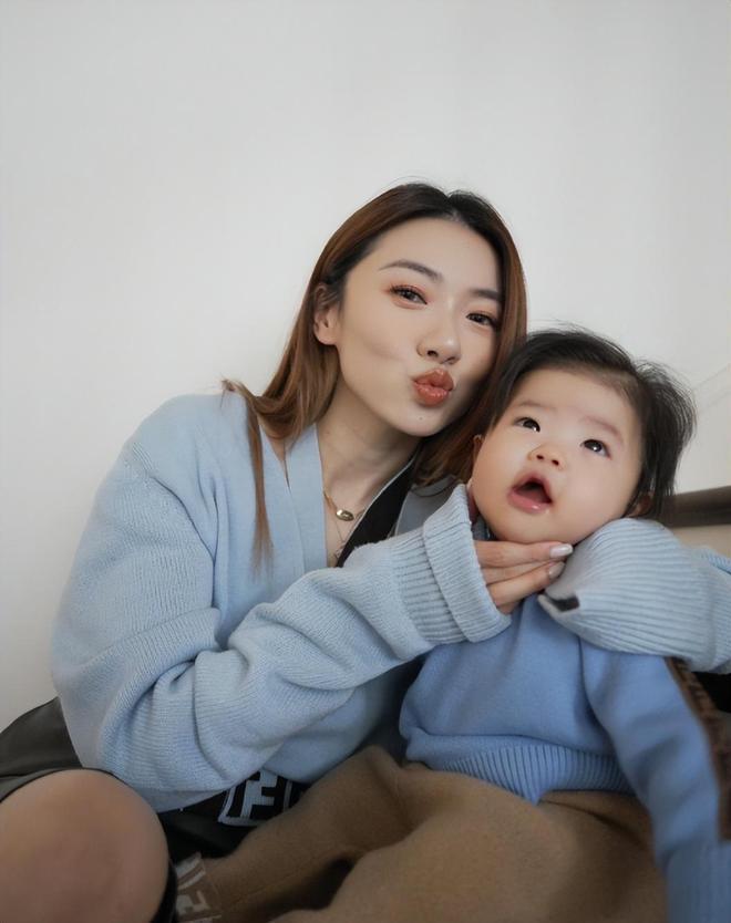 郑恺前任程晓玥晒婚后生活 赞富二代老公比她优秀