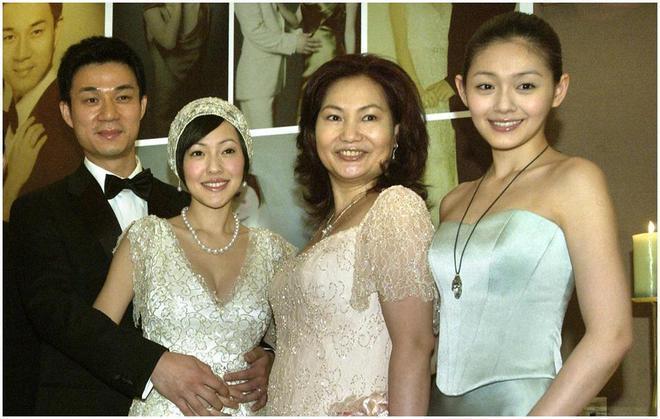 小S老公许雅钧一晚3场聚会 深夜和啦啦队女生见面