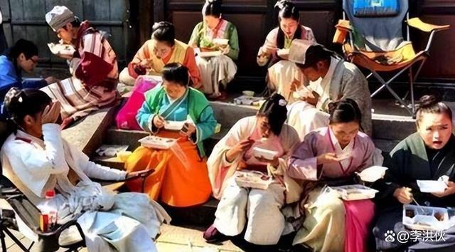 不是谁都能成为赵丽颖和王宝强，女孩横店当童星4个月赚250