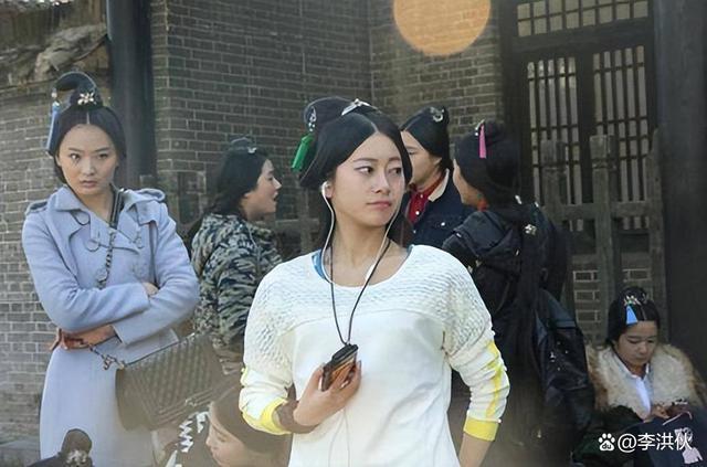 不是谁都能成为赵丽颖和王宝强，女孩横店当童星4个月赚250