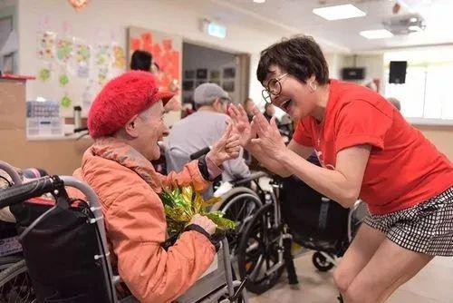 老公劈腿17岁女学生，崩溃自杀，顶级童星实惨…